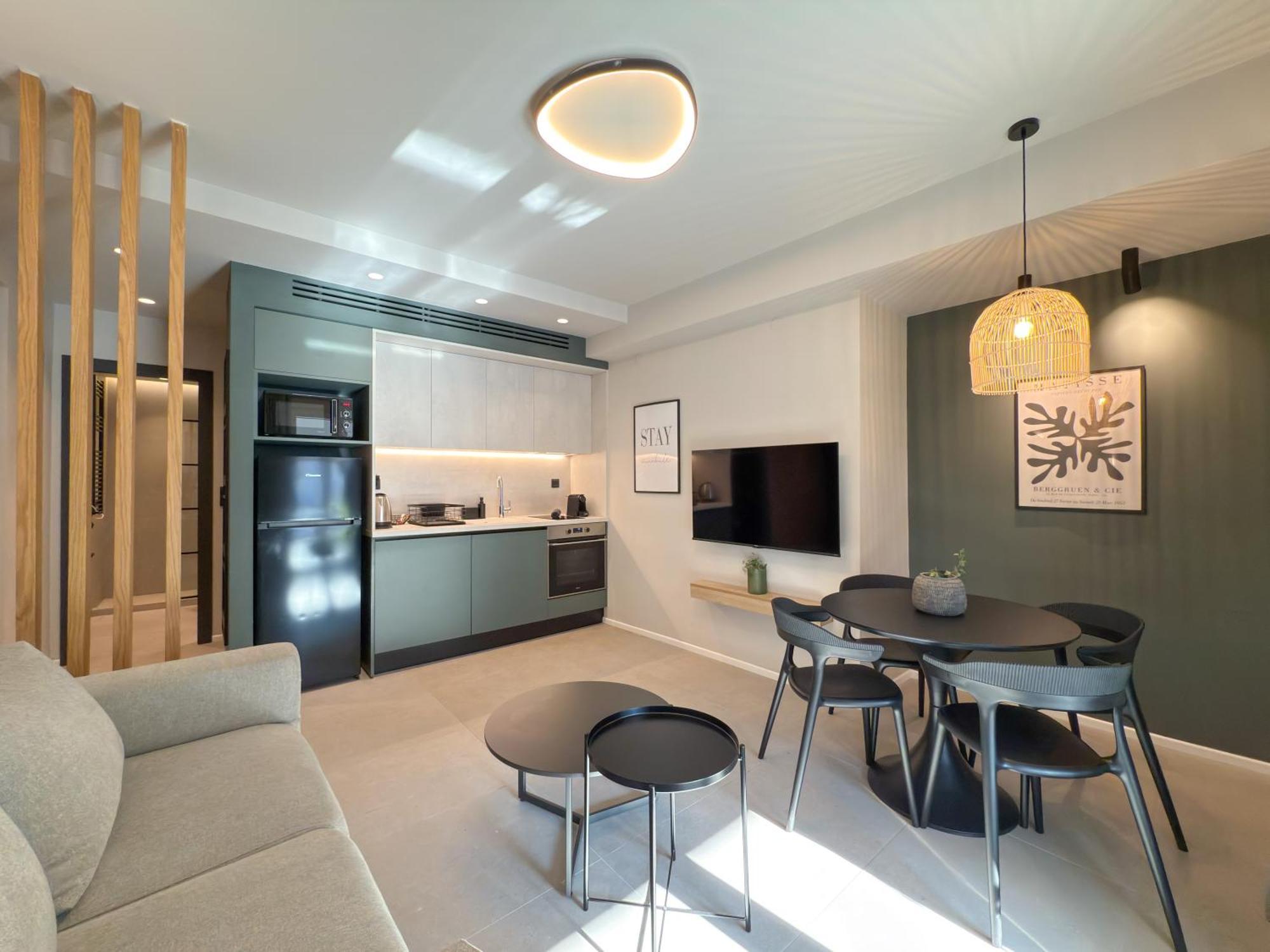 Liv Luxury A-b Thessaloniki