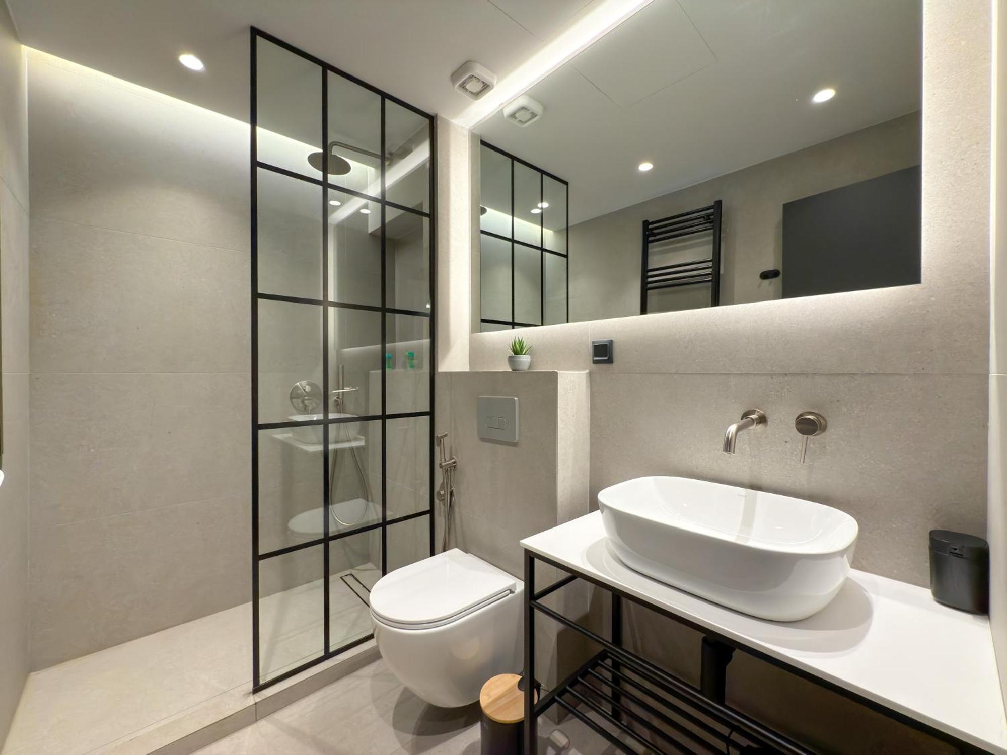 Liv Luxury A-b Thessaloniki